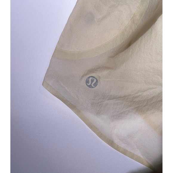 Lululemon Step Out Short Water Repellent Packable 3" Size 4 White Opal - Picture 2 of 8